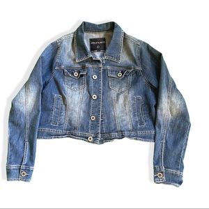 The size says 0 on the tag but it fits like a M/L.